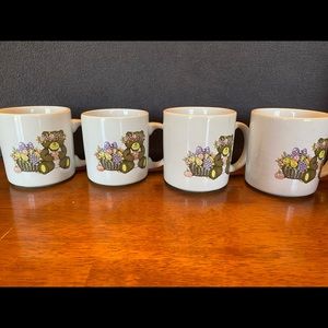 Set of 4 Teddy Bear w/fruit basket coffee mugs